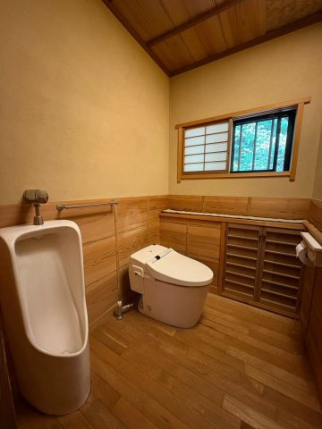 富士宮市上柚野　中古戸建（茶室有・敷地内倉庫付き）のトイレ