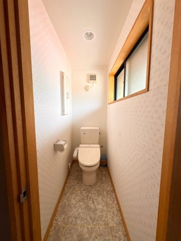 富士宮市上柚野　中古戸建（茶室有・敷地内倉庫付き）のトイレ