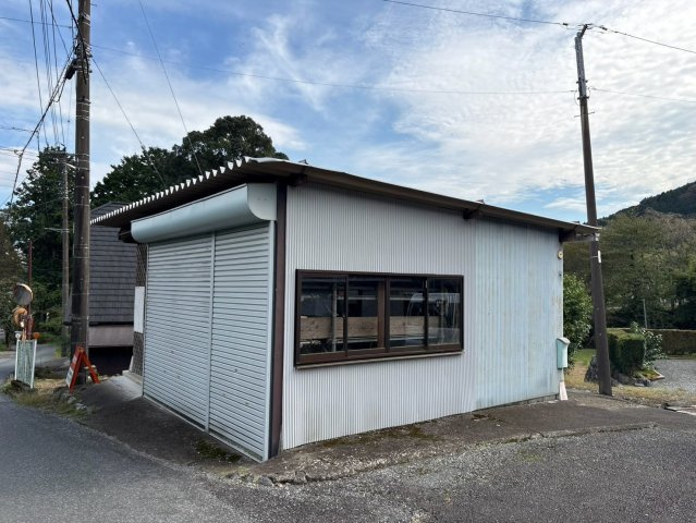 富士宮市上柚野　中古戸建（茶室有・敷地内倉庫付き）の外観