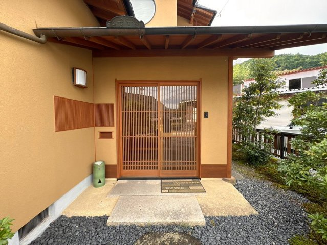 富士宮市上柚野　中古戸建（茶室有・敷地内倉庫付き）の玄関