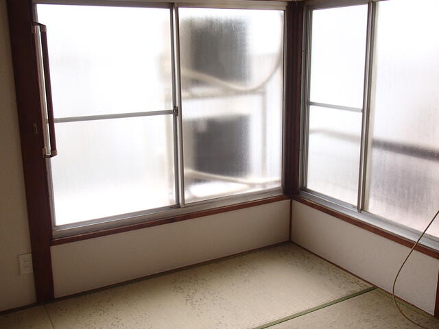 春江町貸家の和室