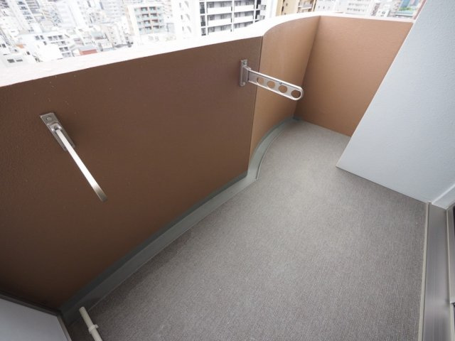 セレニテ梅田北グランデのバルコニー