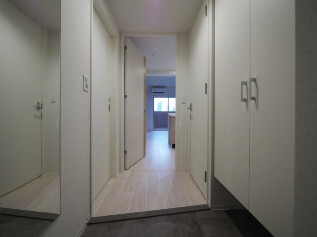 セレニテ梅田北グランデの玄関