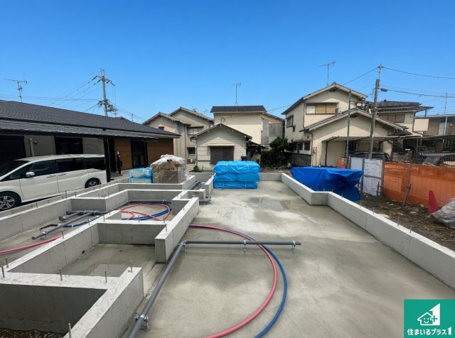 ◆羽曳野市南恵我之荘　新築一戸建ての外観|周辺は落ち着いた街並みの住宅地！子育てがしやすい住環境です！まだ未完成ですが、現地でしかわからない事もございます。是非一度ご覧ください。