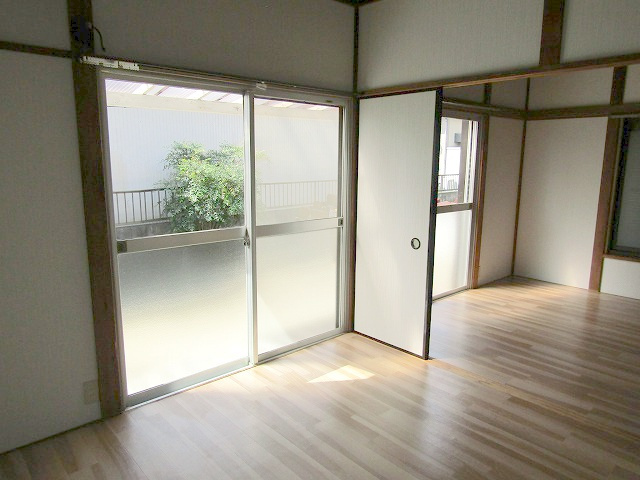 久喜市鷲宮5丁目貸家の洋室