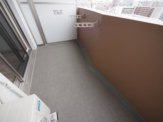 セレニテ梅田北グランデのバルコニー