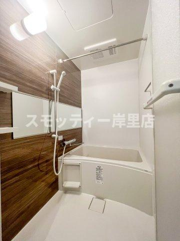アバンティオ西住之の浴室