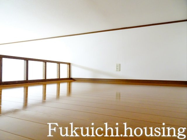 ロイヤルハイムAの寝室