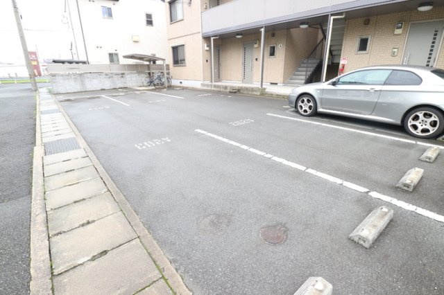 グレース古川　A棟の駐車場
