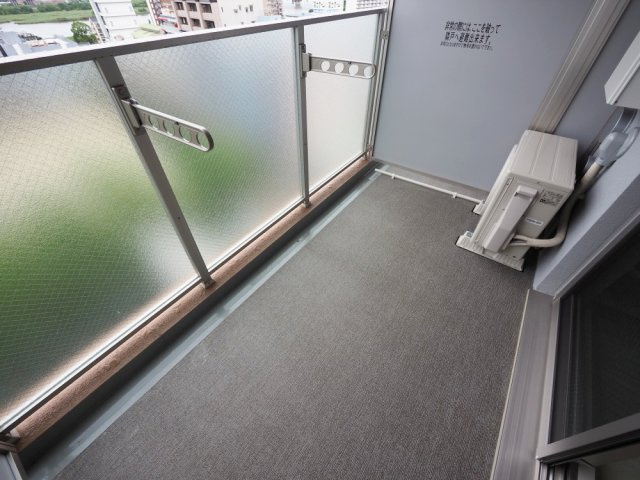 セレニテ梅田北グランデのバルコニー