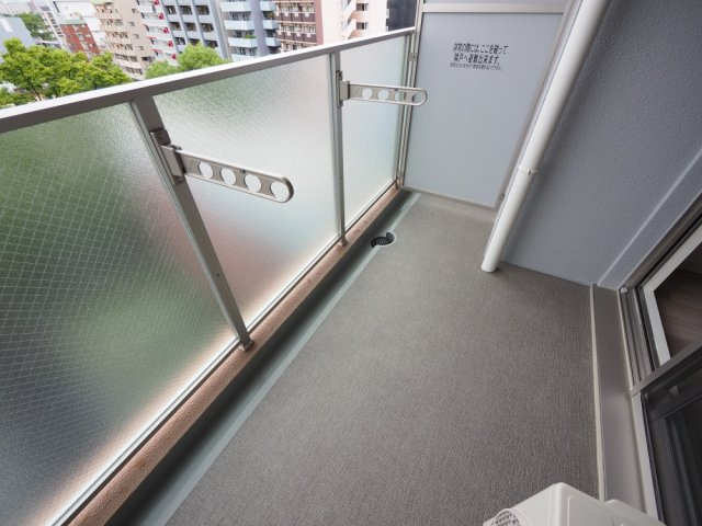セレニテ梅田北グランデのバルコニー