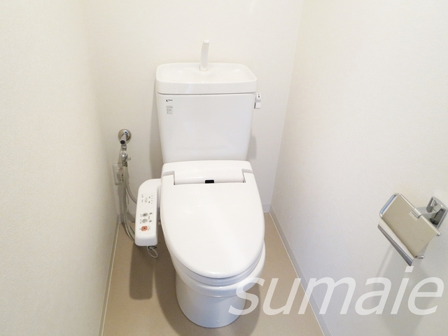 パークアクシス西ヶ原のトイレ|温水洗浄機能付トイレです