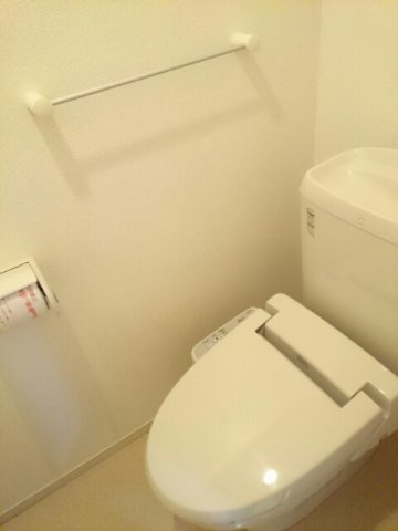エンタープライズ・アマノのトイレ|落ち着いた色調のトイレです