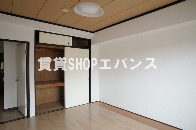 【内装】 | アルファービル