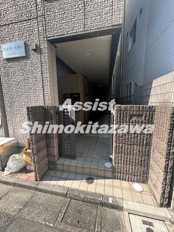 渋谷区神山町の賃貸マンションのエントランス