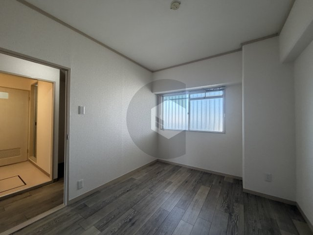 シャンポール東大阪の洋室