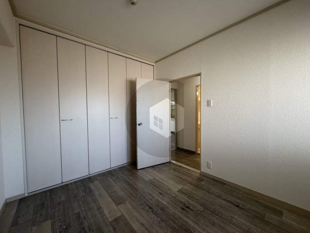 シャンポール東大阪の洋室