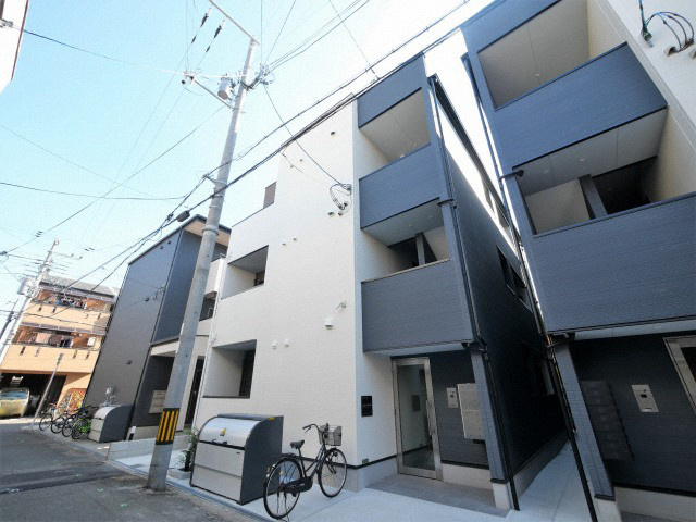 CRASTINE小路東Aの外観