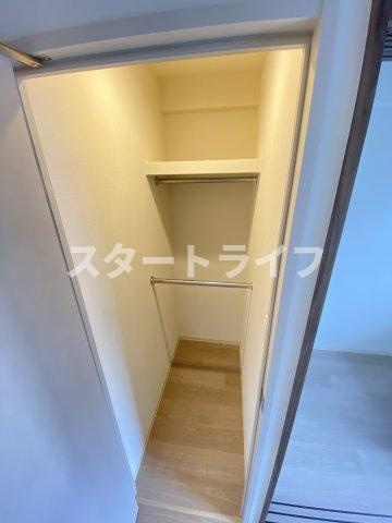 大阪市淀川区西中島７丁目の賃貸マンションの収納