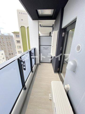 大阪市淀川区西中島７丁目の賃貸マンションのバルコニー