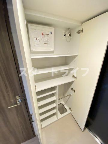 大阪市淀川区西中島７丁目の賃貸マンションの玄関