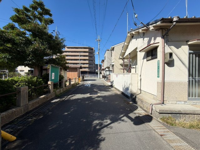 富田町２丁目　建築条件無し土地の前面道路含む現地写真|【前道の様子】