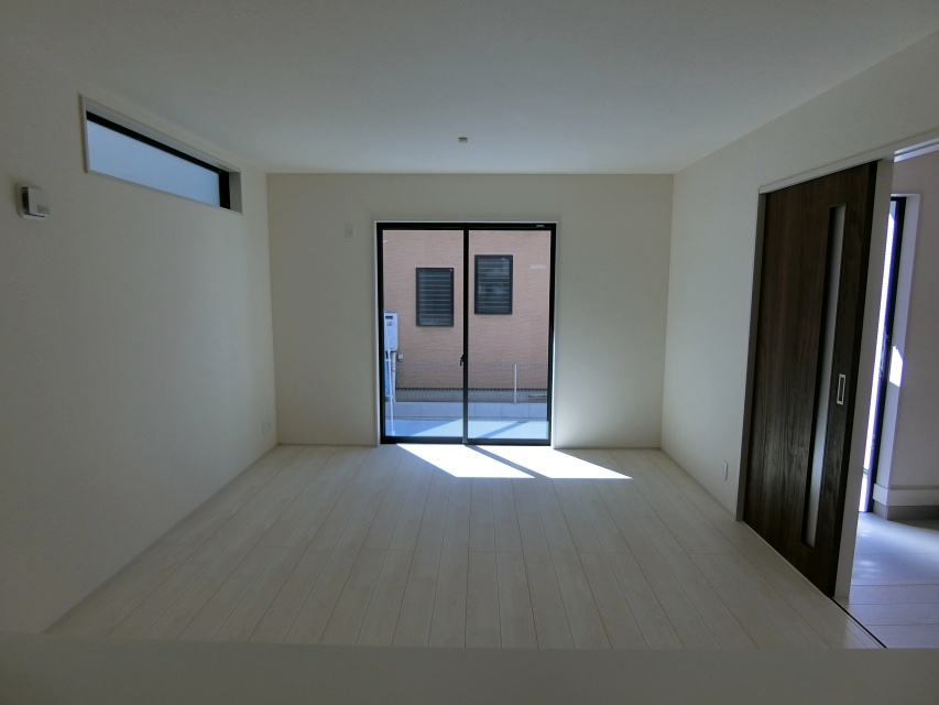 明石市朝霧町　新築戸建の居間・リビング
