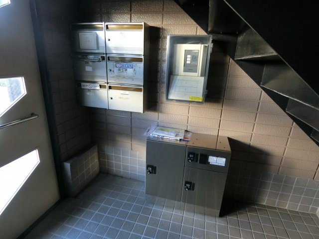 【エントランス】 | エスポワール東大和 | 集合ポスト・宅配ＢＯＸ
