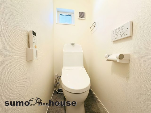 白幡東町　B棟のトイレ|ゆったりとした空間のトイレです