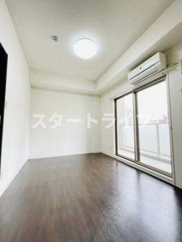 大阪市淀川区西中島７丁目の賃貸マンションの居間・リビング