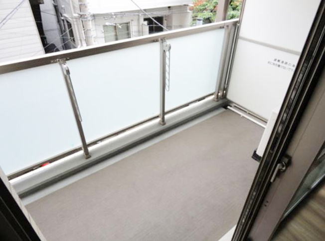 【バルコニー】スパシエソリデ三軒茶屋