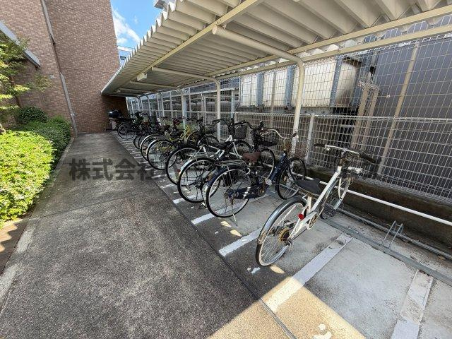 ライズアップ西尾の設備|自転車置場