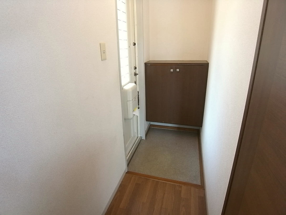 セピアハイツの玄関