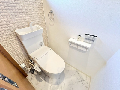 【トイレ】 | 豊中市中桜塚５丁目中古戸建 | こちらのサイトに掲載されている全ての物件が、当社にてご紹介可能です！気になる物件がありましたら、弊社スタッフまでお気軽にお問合せ下さいませ。