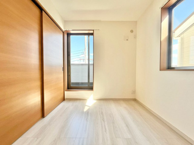【洋室】 | 豊中市中桜塚５丁目中古戸建 | サイトに掲載されていない箇所の写真、撮影してお届けさせて頂きます！気になる物件で、見たい部分の画像が無い場合は、弊社スタッフまでご連絡下さいませ。お客様の気になる箇所を、カメラにて撮影して参ります！