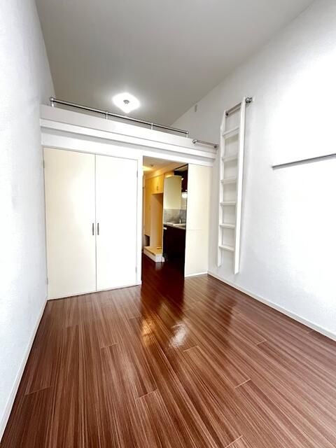 横浜市港北区日吉本町４丁目のアパートの居間・リビング