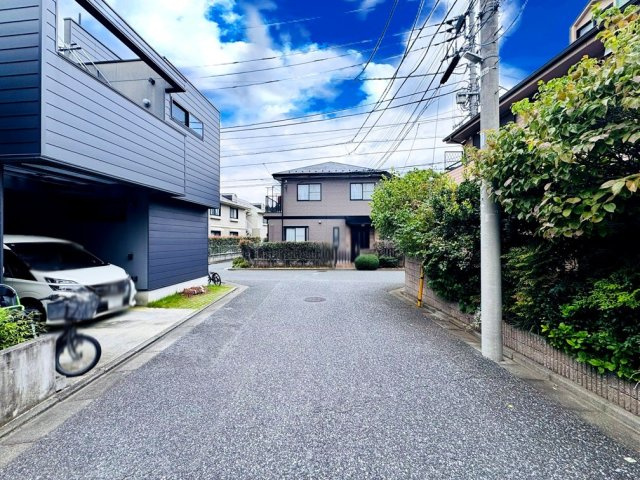【前面道路含む現地写真】 | 練馬区田柄4丁目　建築条件なし売地　全1区画（成増店） | 小学校や各種買物施設が近く生活便利な立地