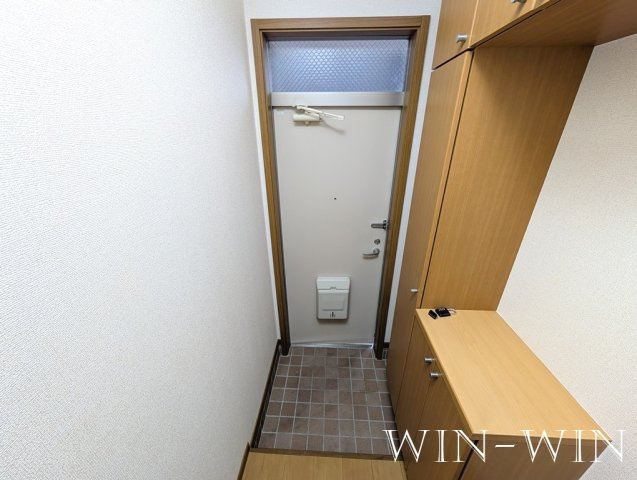 フレッシュ プラムの玄関