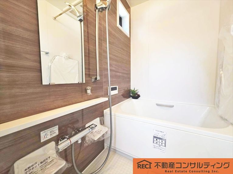 西宮市浜甲子園1丁目　中古戸建の浴室