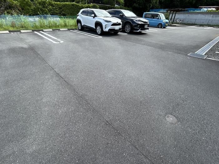 ヴィヴェンテの駐車場