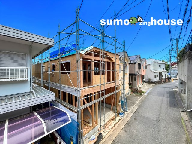 横浜市保土ヶ谷区宮田町　A棟の前面道路含む現地写真|前面道路含む現地写真です