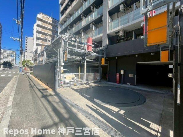 エステムプラザ神戸三宮ルクシアの駐車場