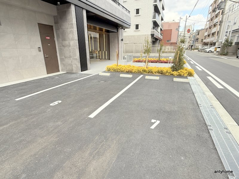 スプランディッド新大阪VI　仲介手数料無料の駐車場