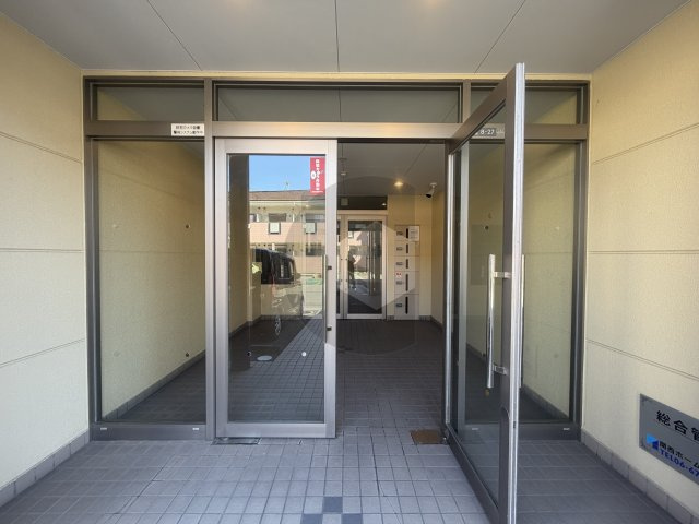 アリスコート菱屋西のエントランス