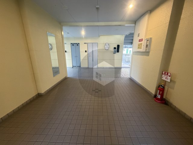 アリスコート菱屋西のロビー