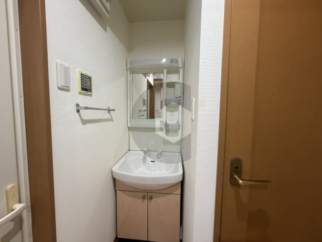 アリスコート菱屋西の独立洗面台