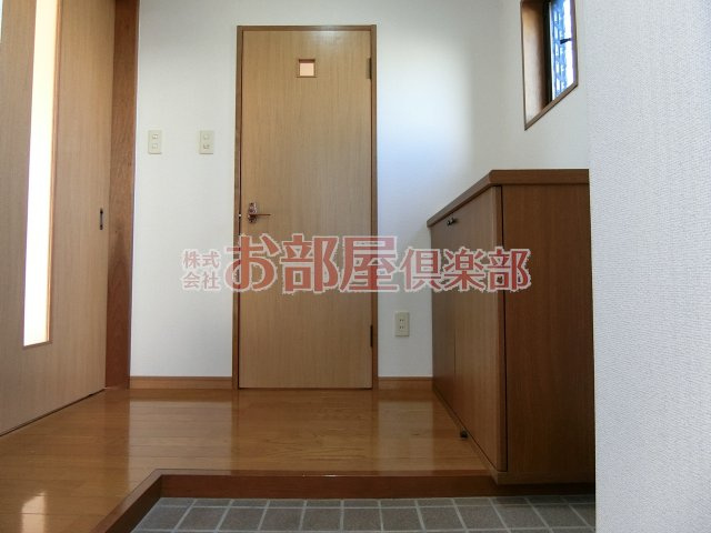 ソレイユ諏訪野の玄関|きれいな玄関です