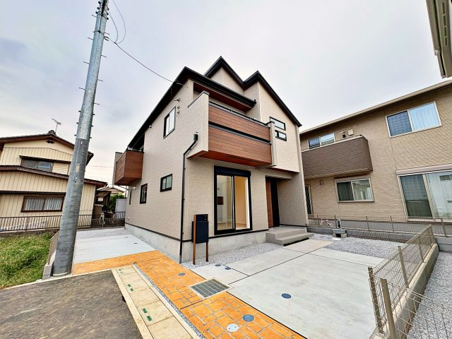 《仲介手数料半額》上尾市井戸木3丁目　全2棟　2号棟の外観|長期優良住宅に認定された新築戸建て。駐車スペース2台分、小学校まで徒歩9分と子育て世帯にもおすすめです。将来2部屋に分けられるフレキシブルな居室も魅力。残り1棟となりました。