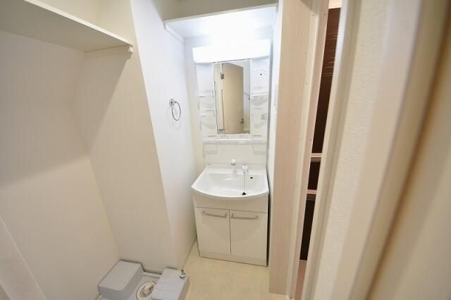 さいたま市桜区中島１丁目のアパートの独立洗面台