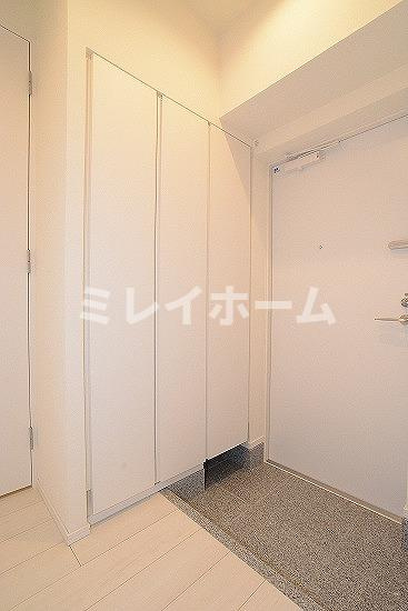 ステージグランデ蒲田アジールコートの玄関
